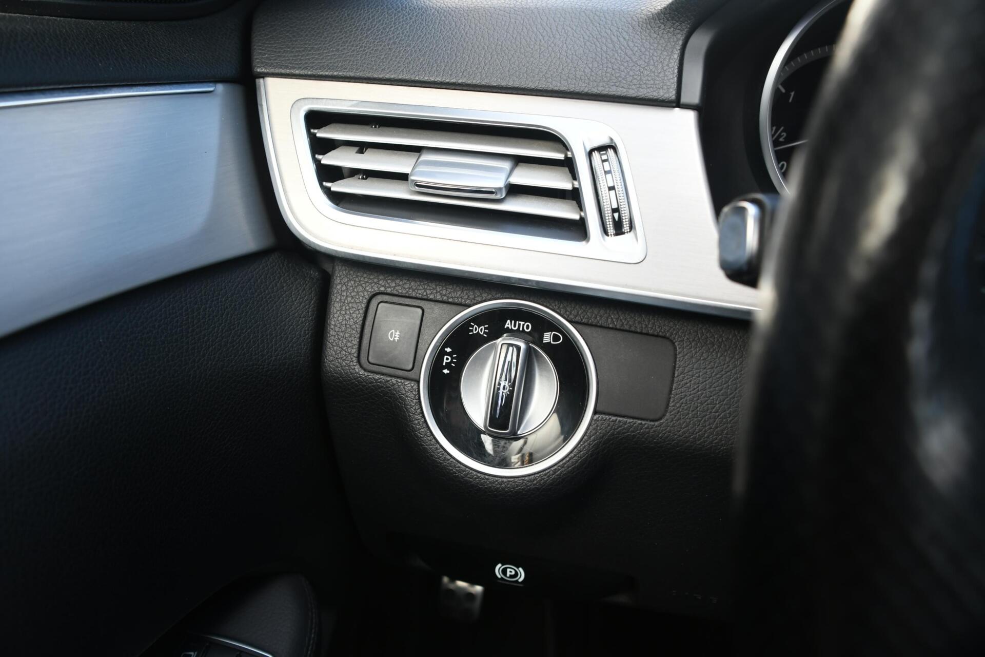 Foto van Mercedes-Benz E 220 Bluetec