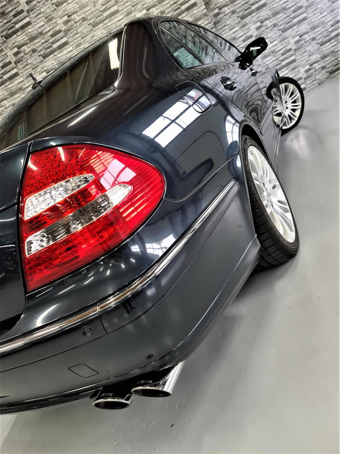 Foto van Mercedes-Benz E 280