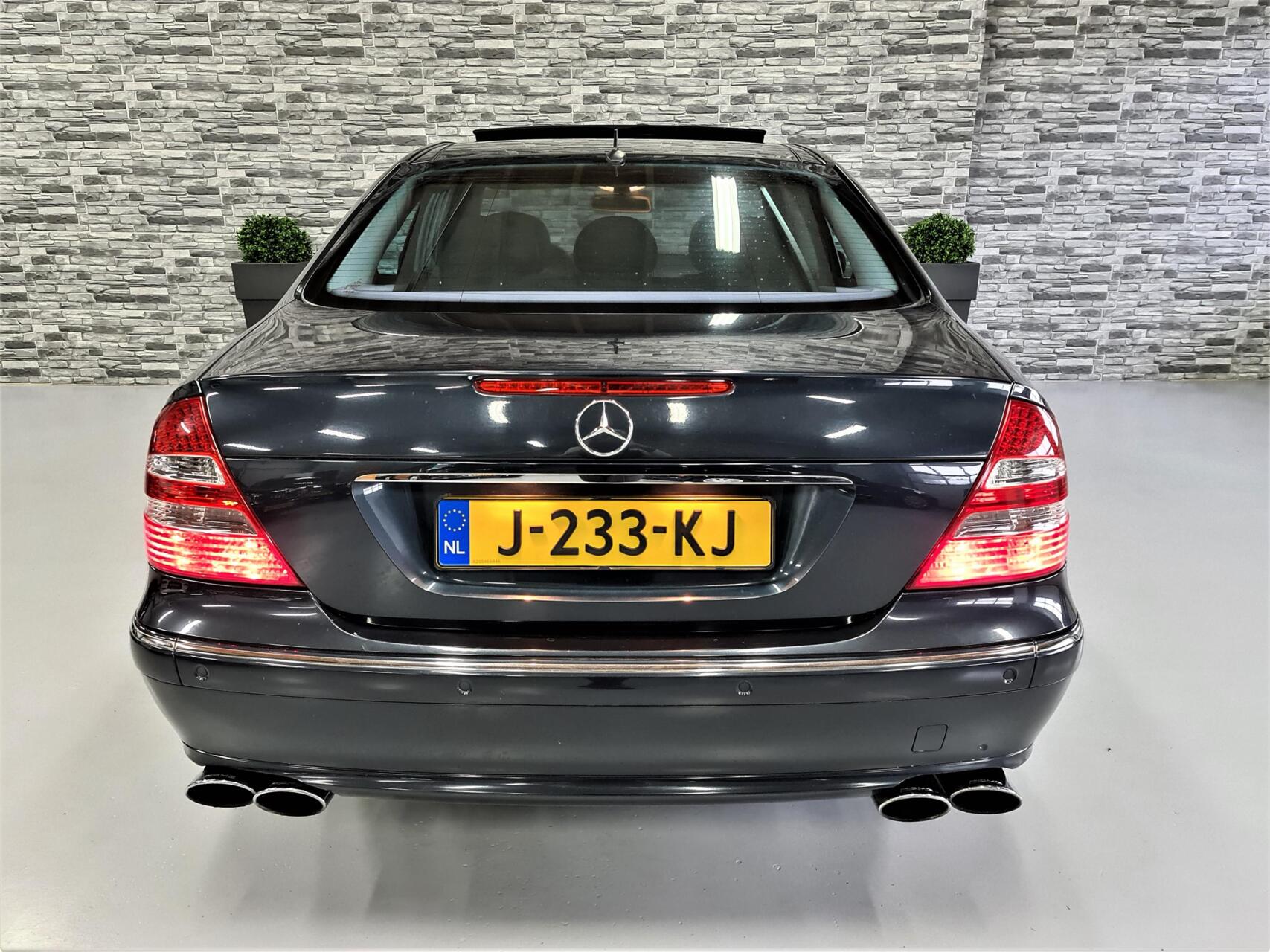 Foto van Mercedes-Benz E 280