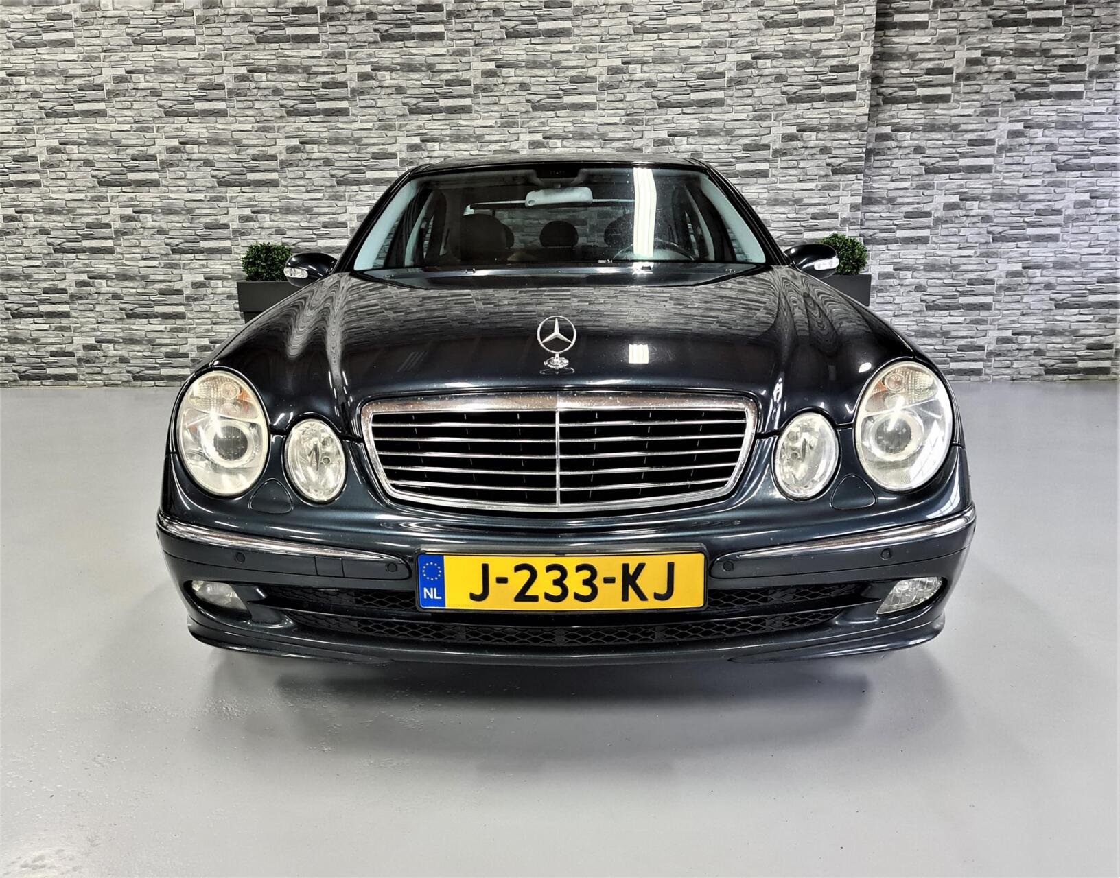 Foto van Mercedes-Benz E 280