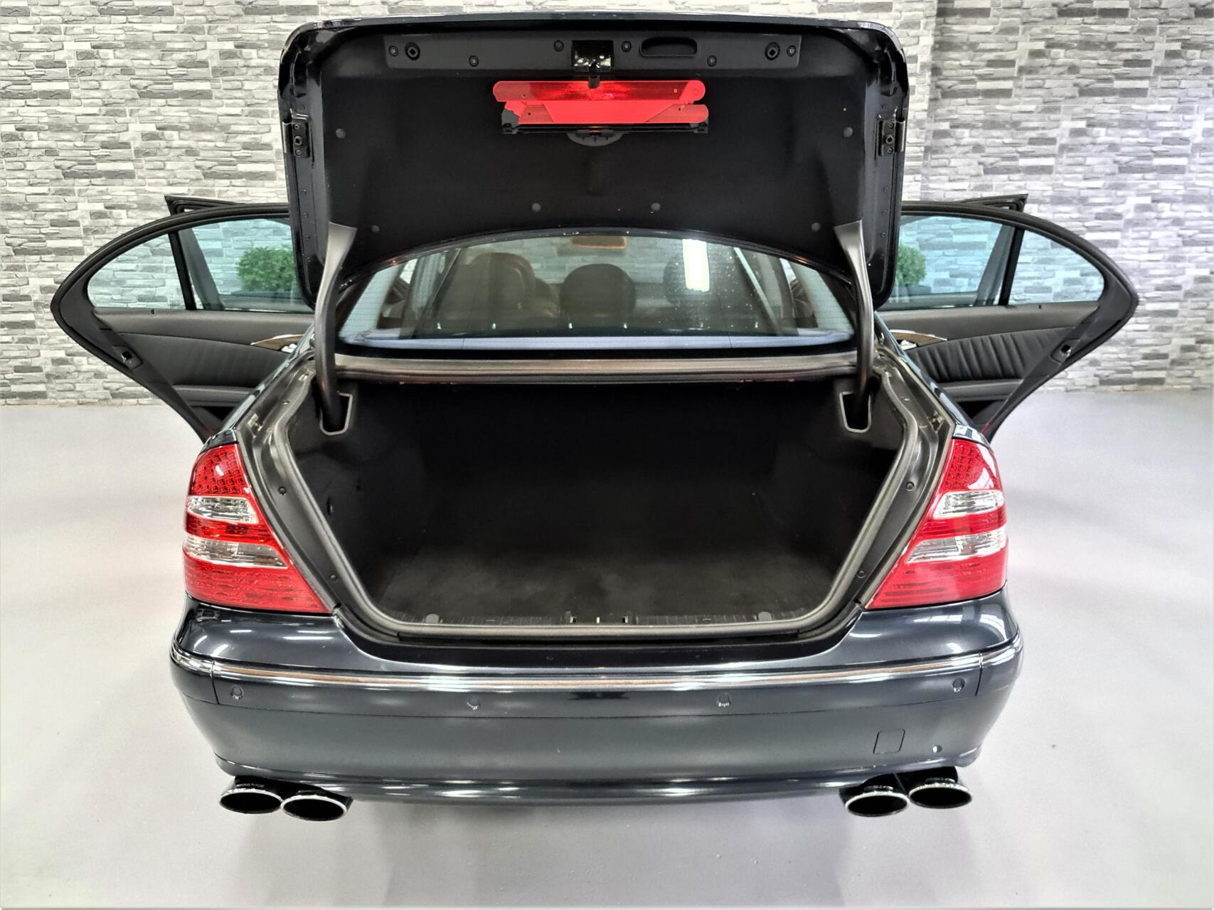 Foto van Mercedes-Benz E 280