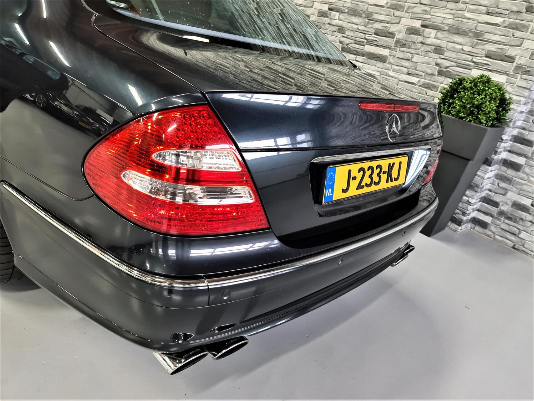 Foto van Mercedes-Benz E 280