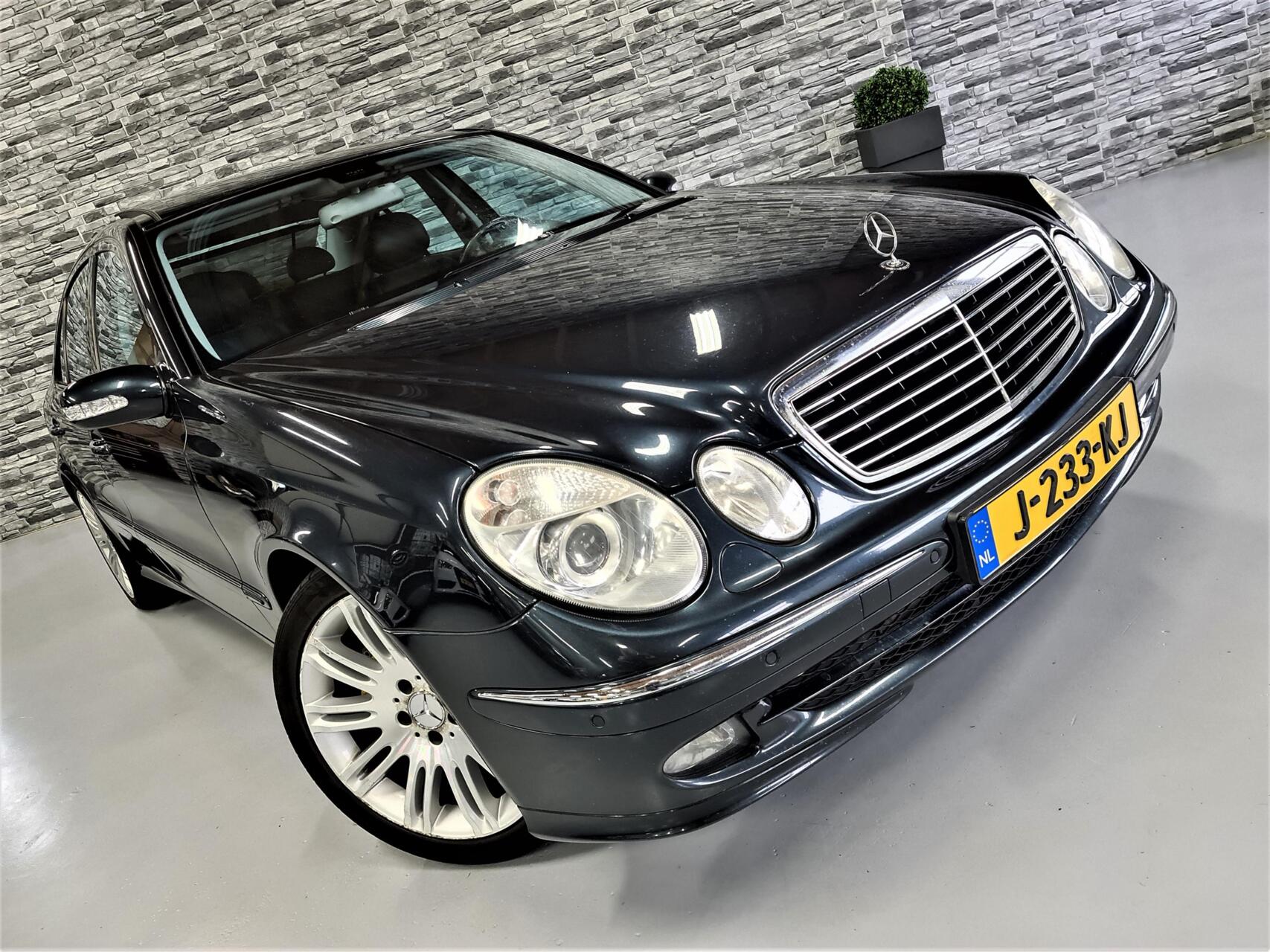 Foto van Mercedes-Benz E 280