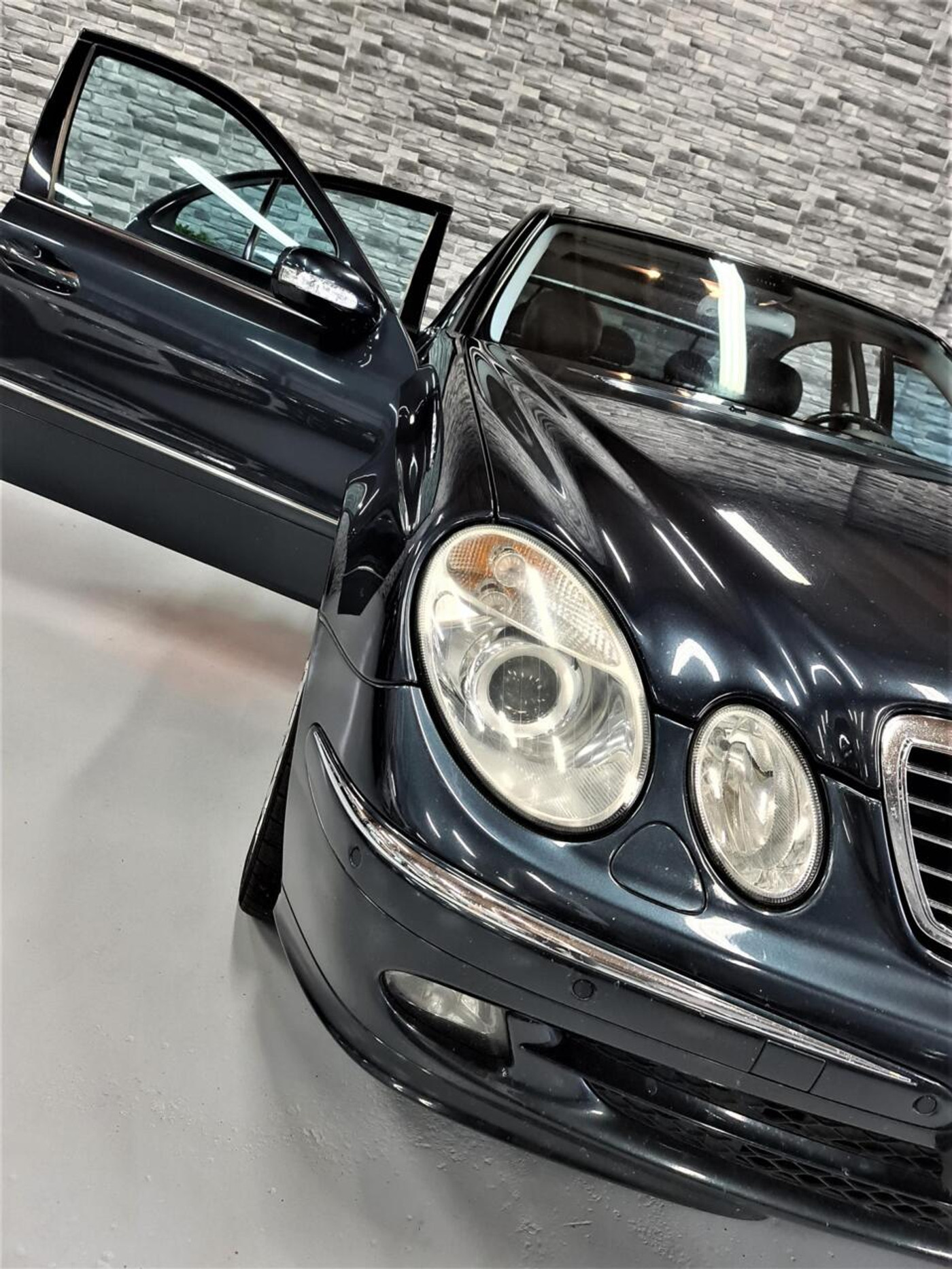 Foto van Mercedes-Benz E 280