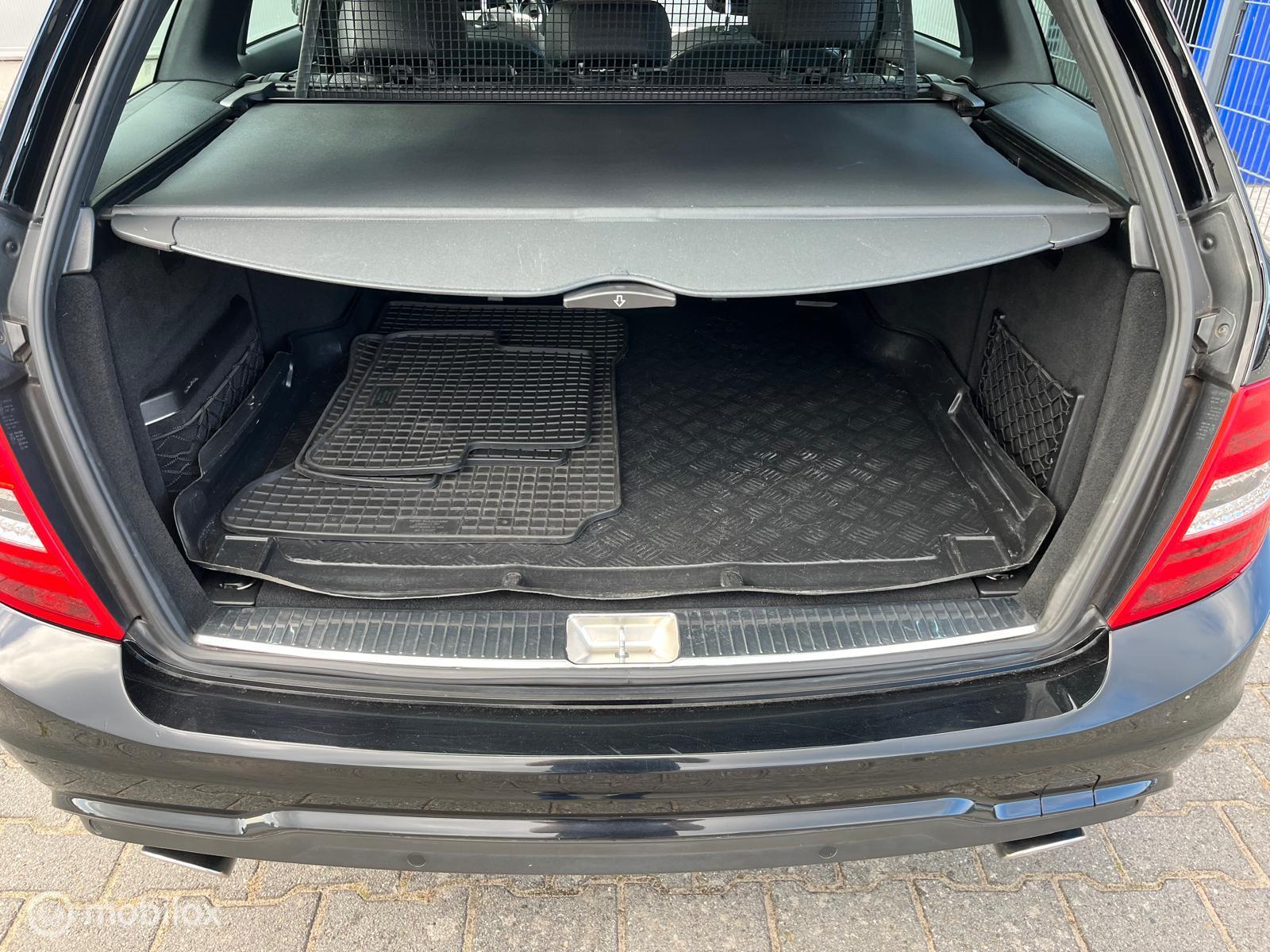 Foto van Mercedes-Benz C 350