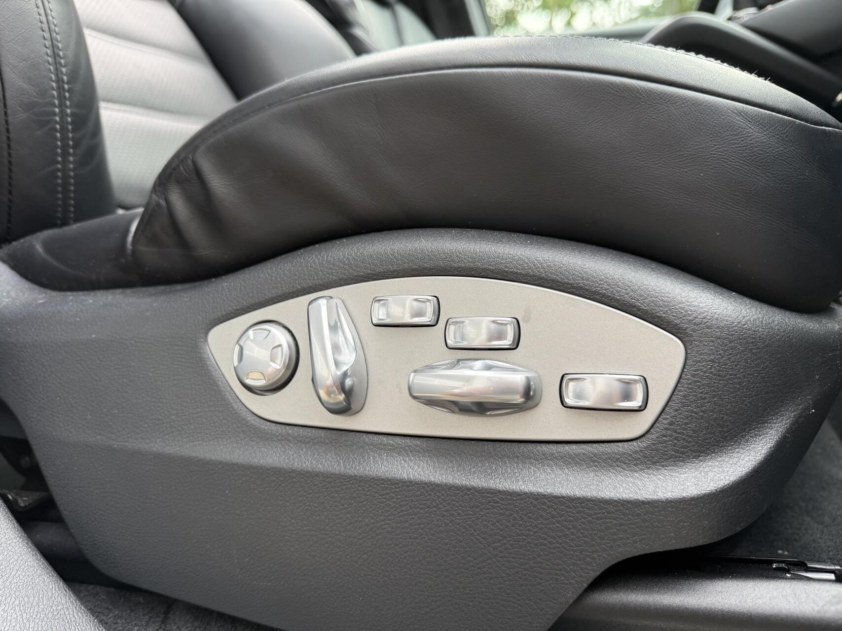 Foto van Porsche Cayenne GTS
