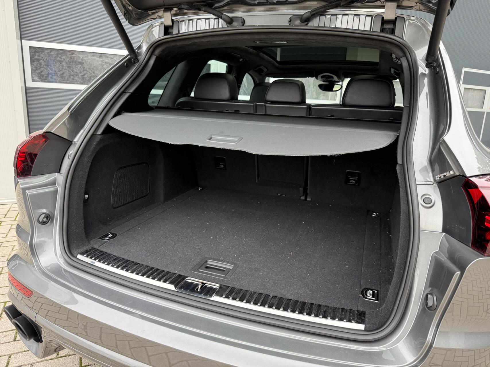 Foto van Porsche Cayenne GTS