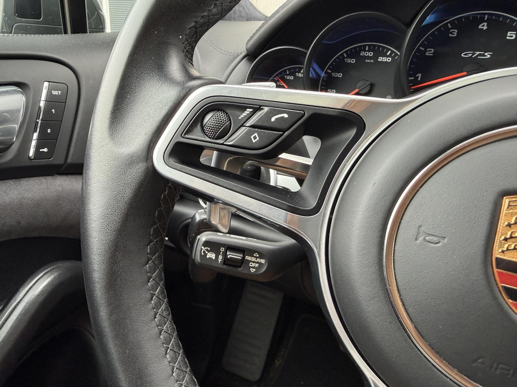 Foto van Porsche Cayenne GTS