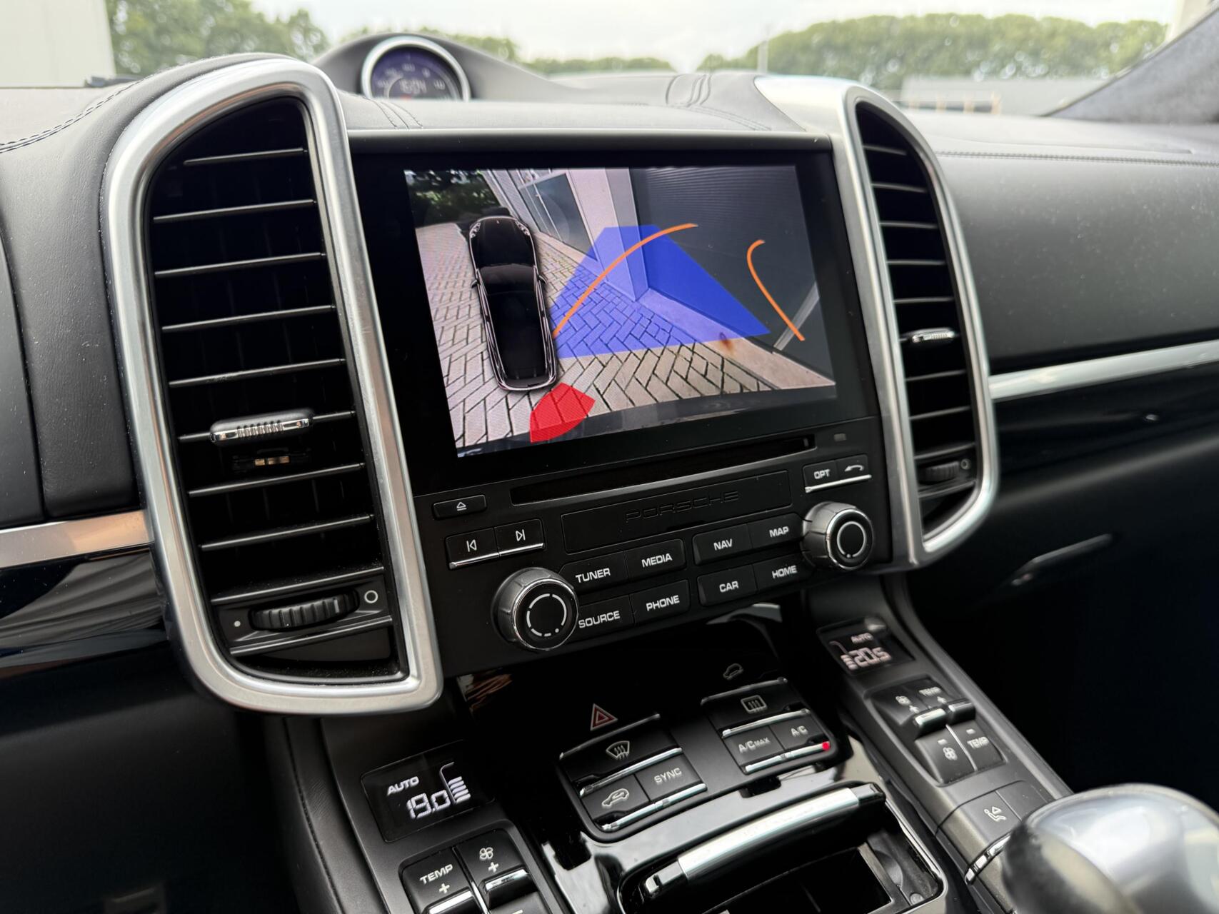 Foto van Porsche Cayenne GTS