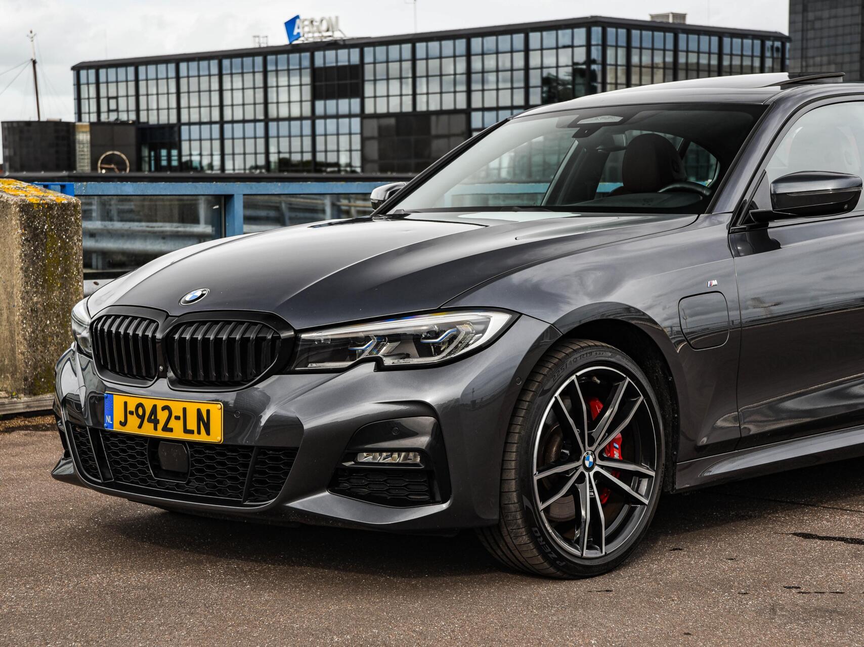 Foto van BMW 330e xDrive