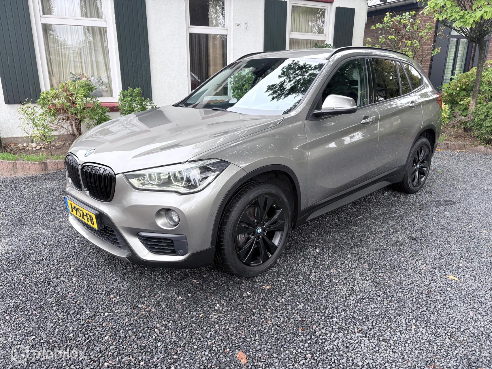 Foto van BMW X1 Sdrive18i