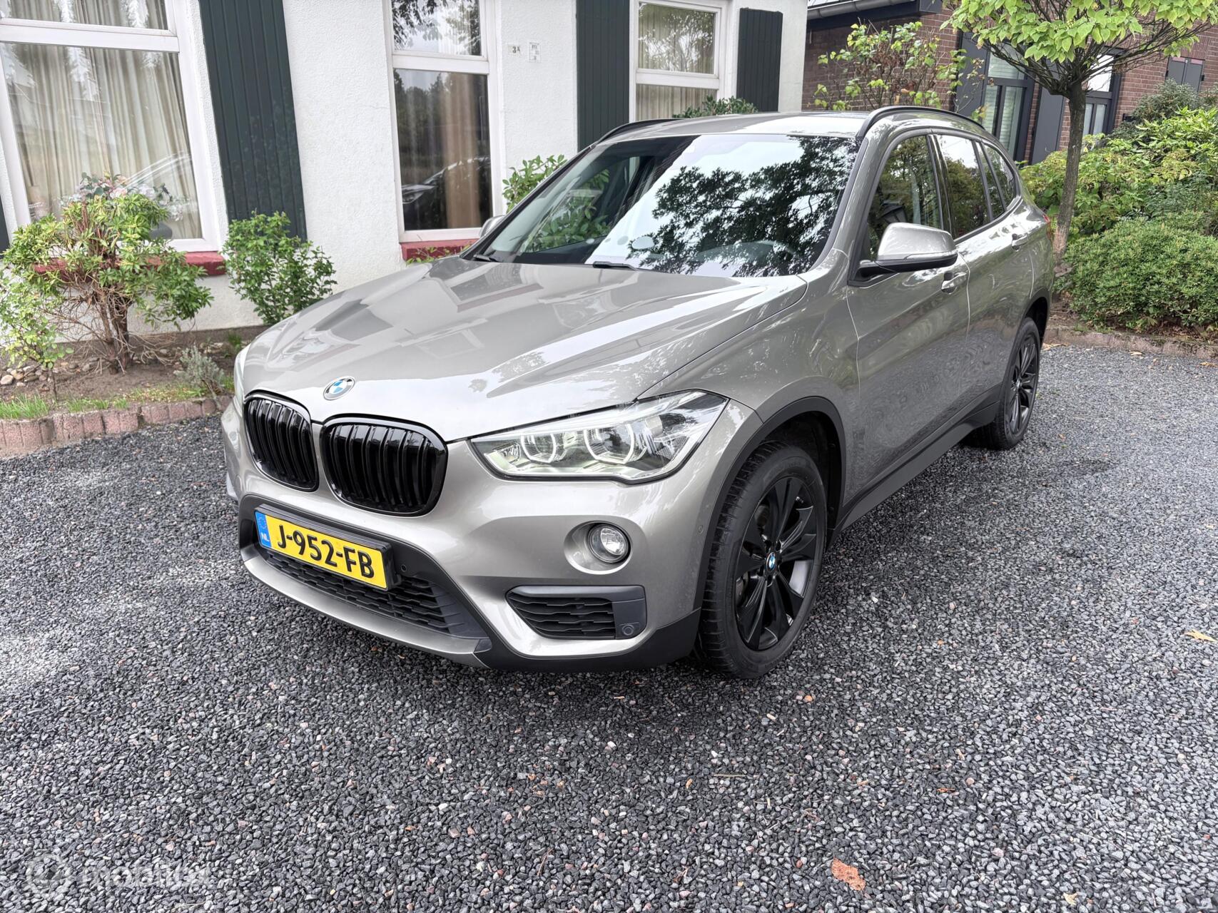 Foto van BMW X1 Sdrive18i