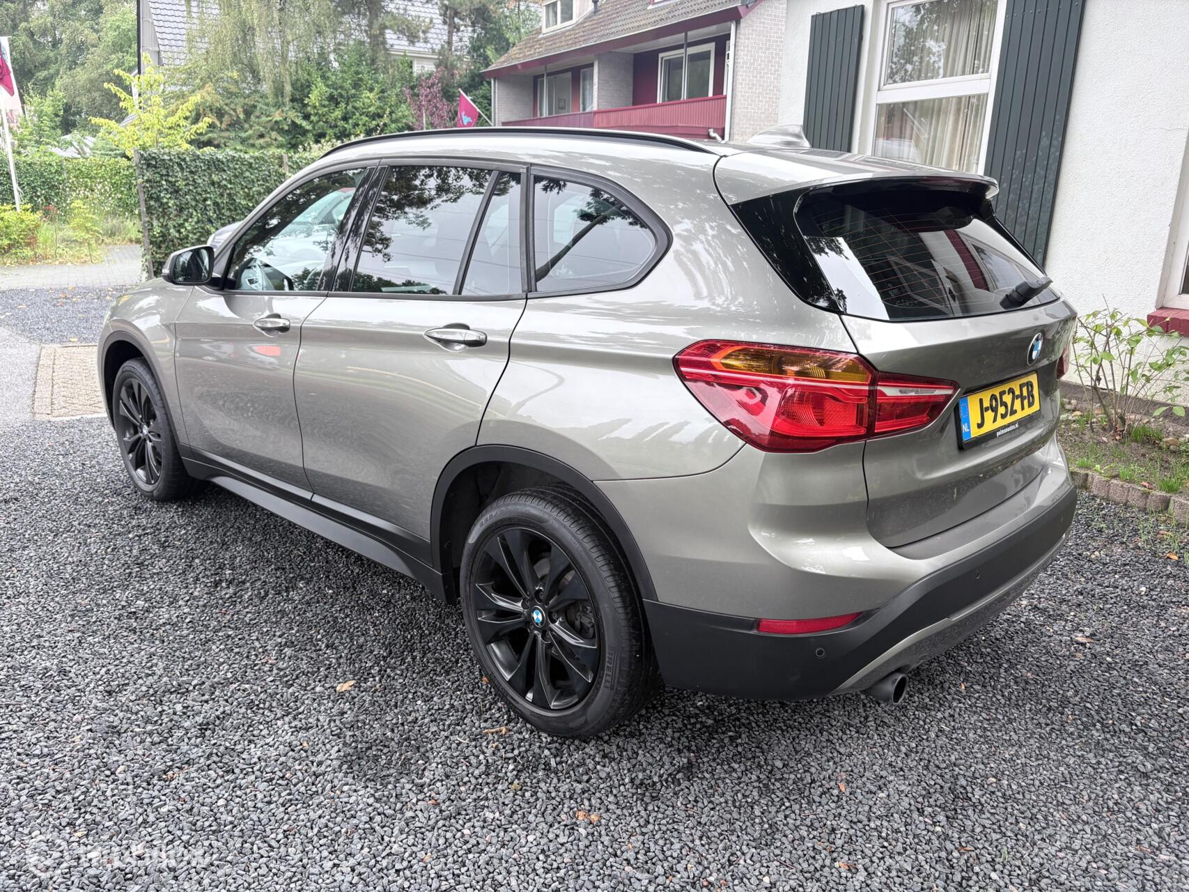 Foto van BMW X1 Sdrive18i