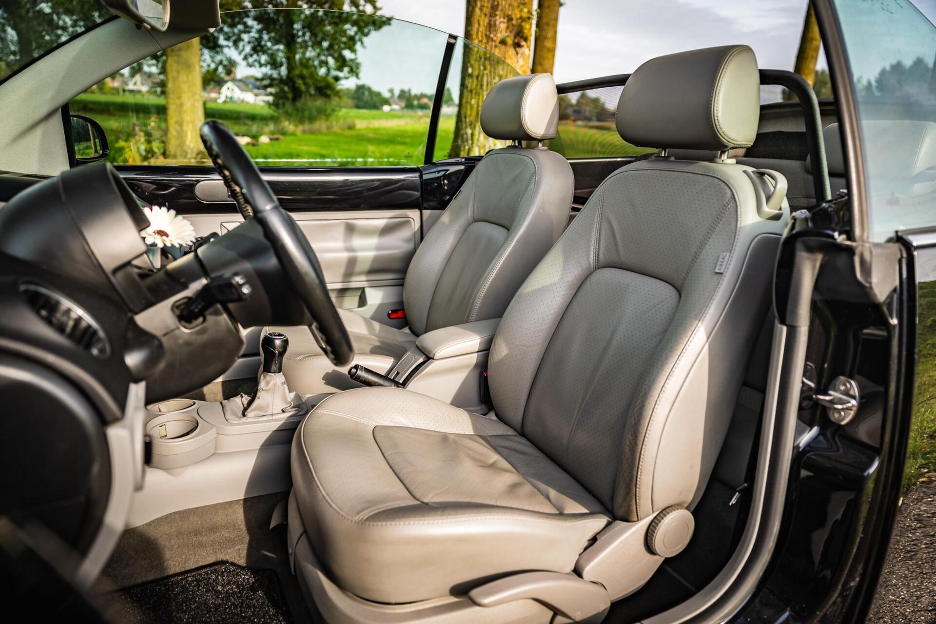 Foto van Volkswagen New Beetle Cabriolet