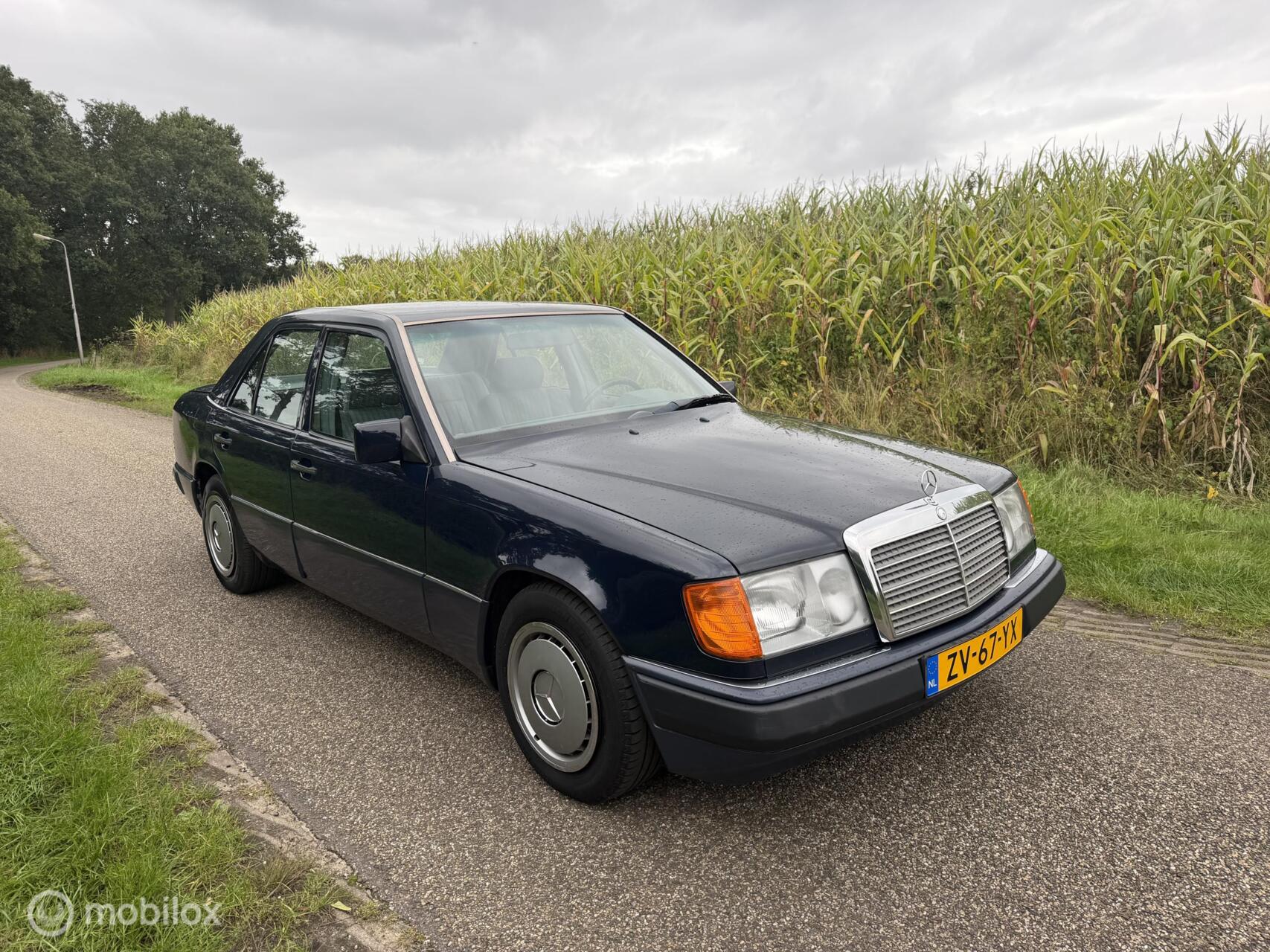 Foto van Mercedes-Benz 200 E U9