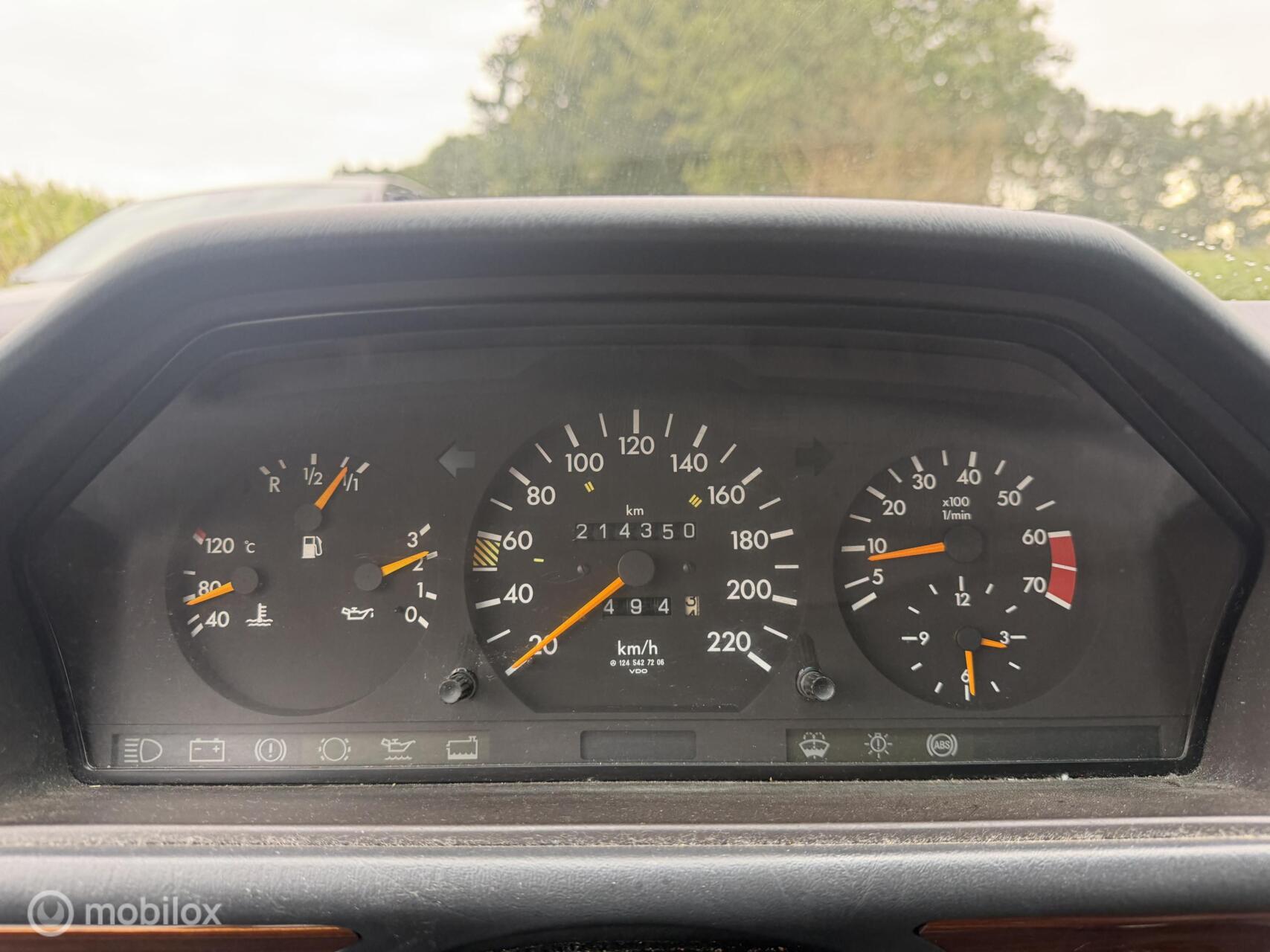 Foto van Mercedes-Benz 200 E U9