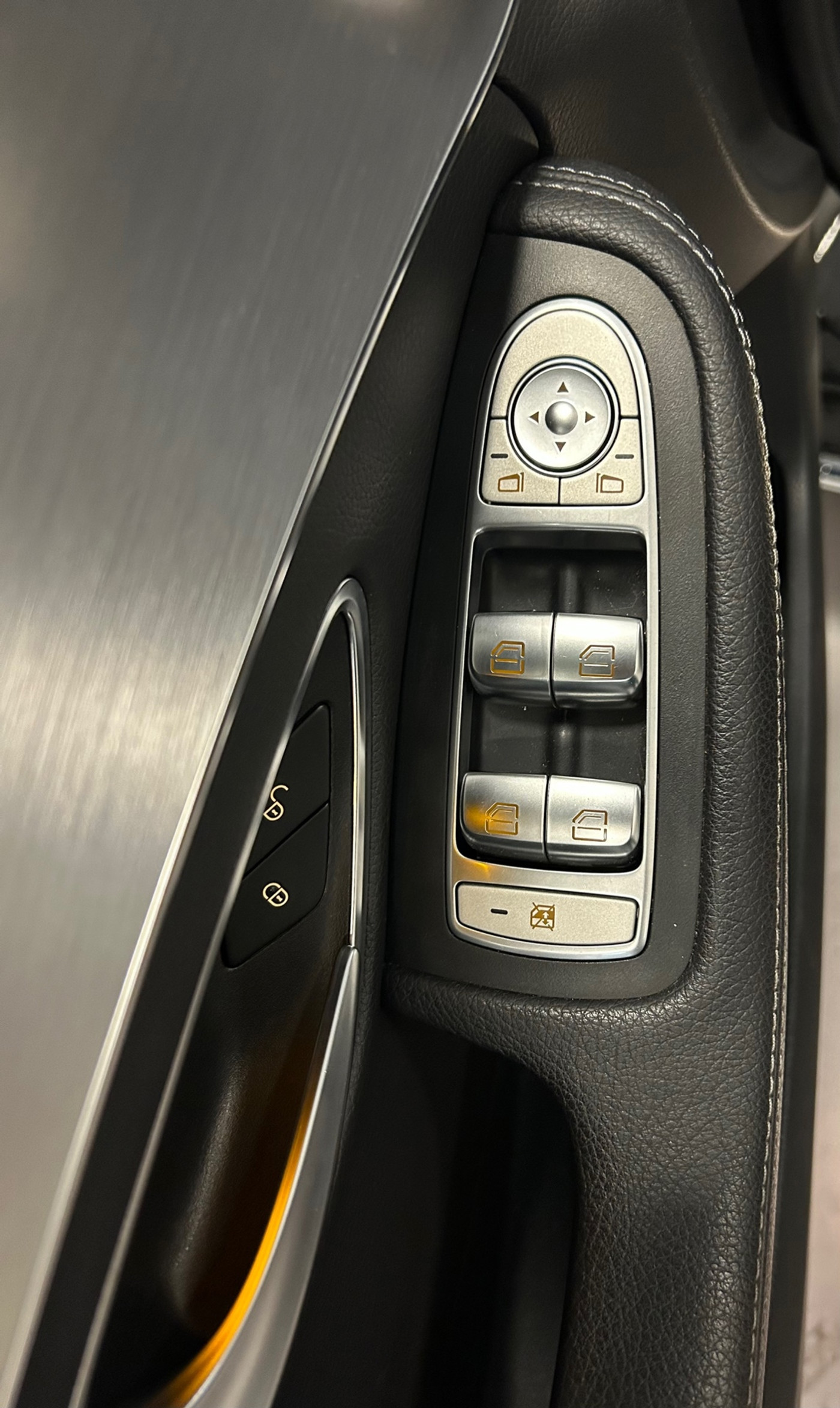 Foto van Mercedes-Benz C 300 H