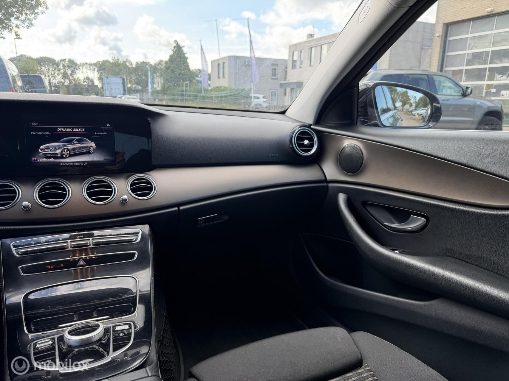 Foto van Mercedes-Benz E 220 D