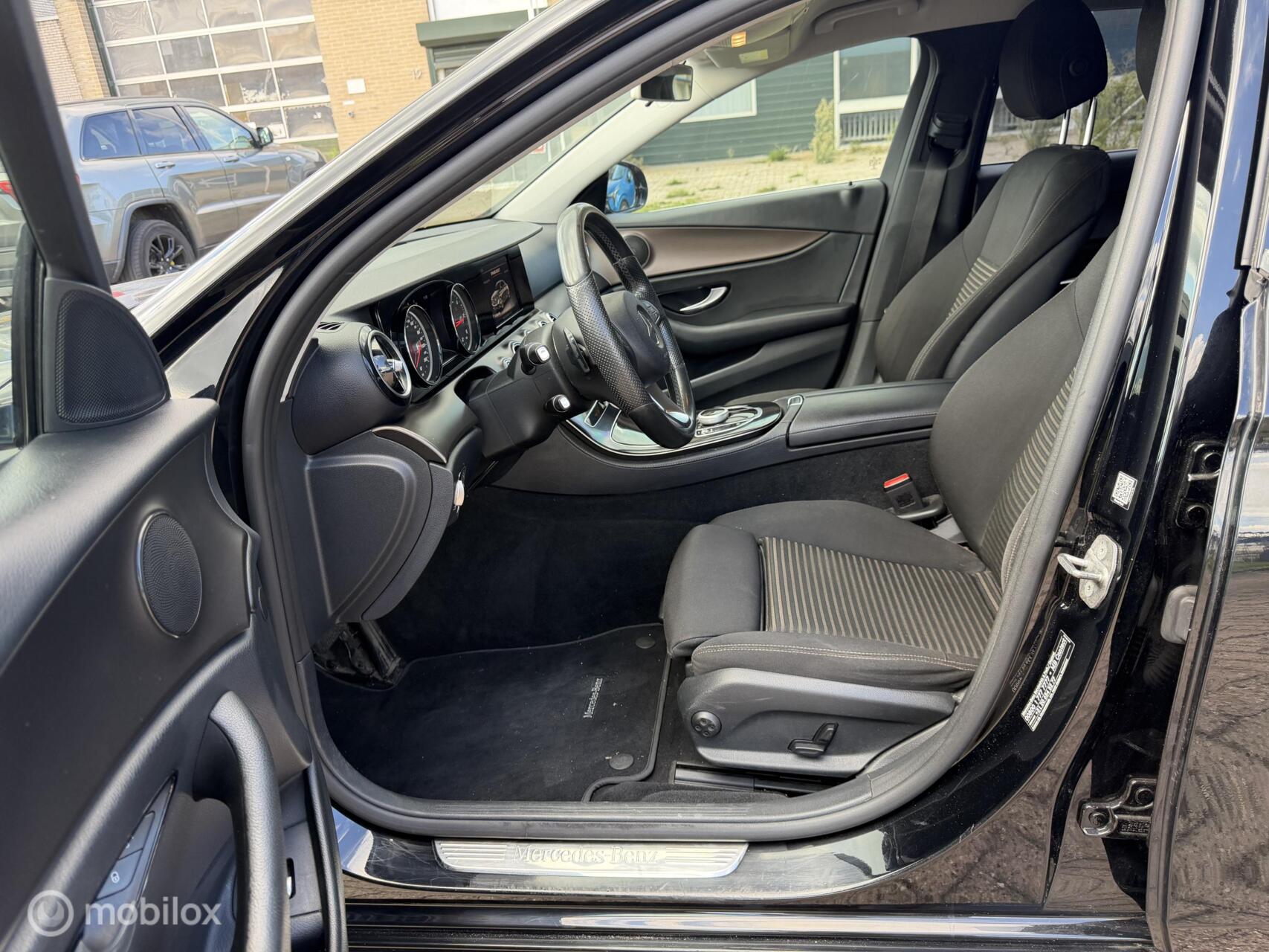 Foto van Mercedes-Benz E 220 D