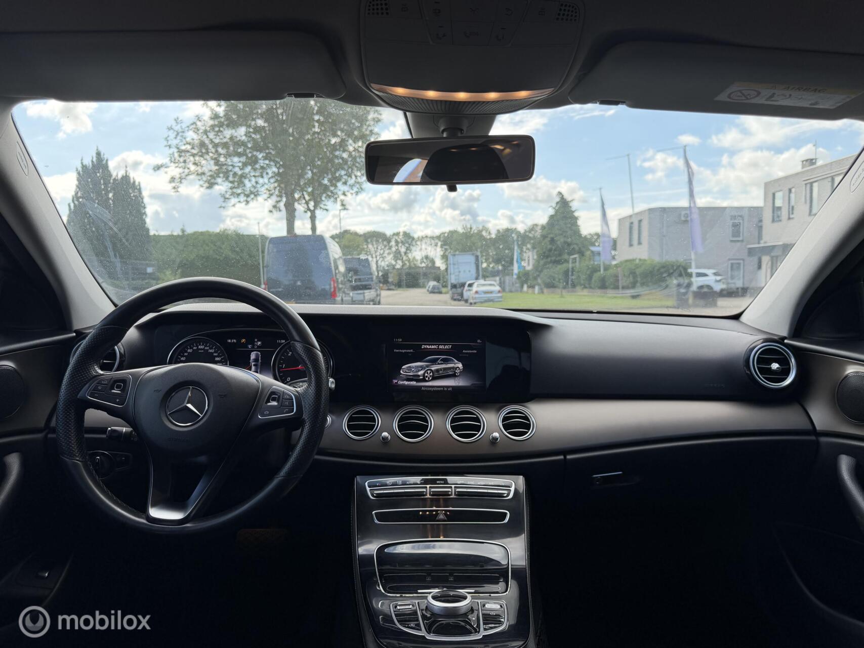 Foto van Mercedes-Benz E 220 D
