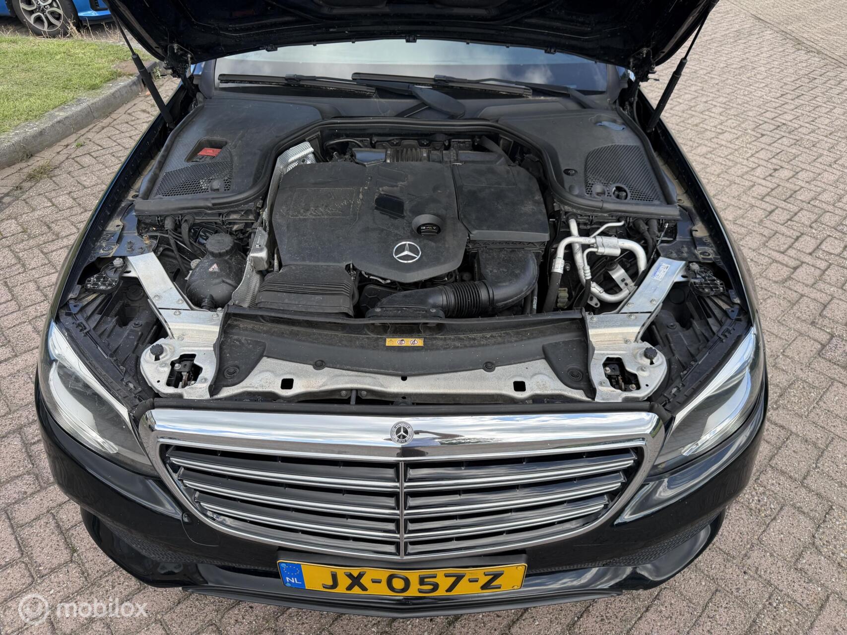 Foto van Mercedes-Benz E 220 D