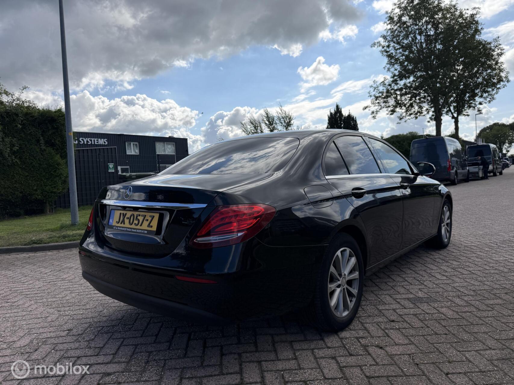 Foto van Mercedes-Benz E 220 D