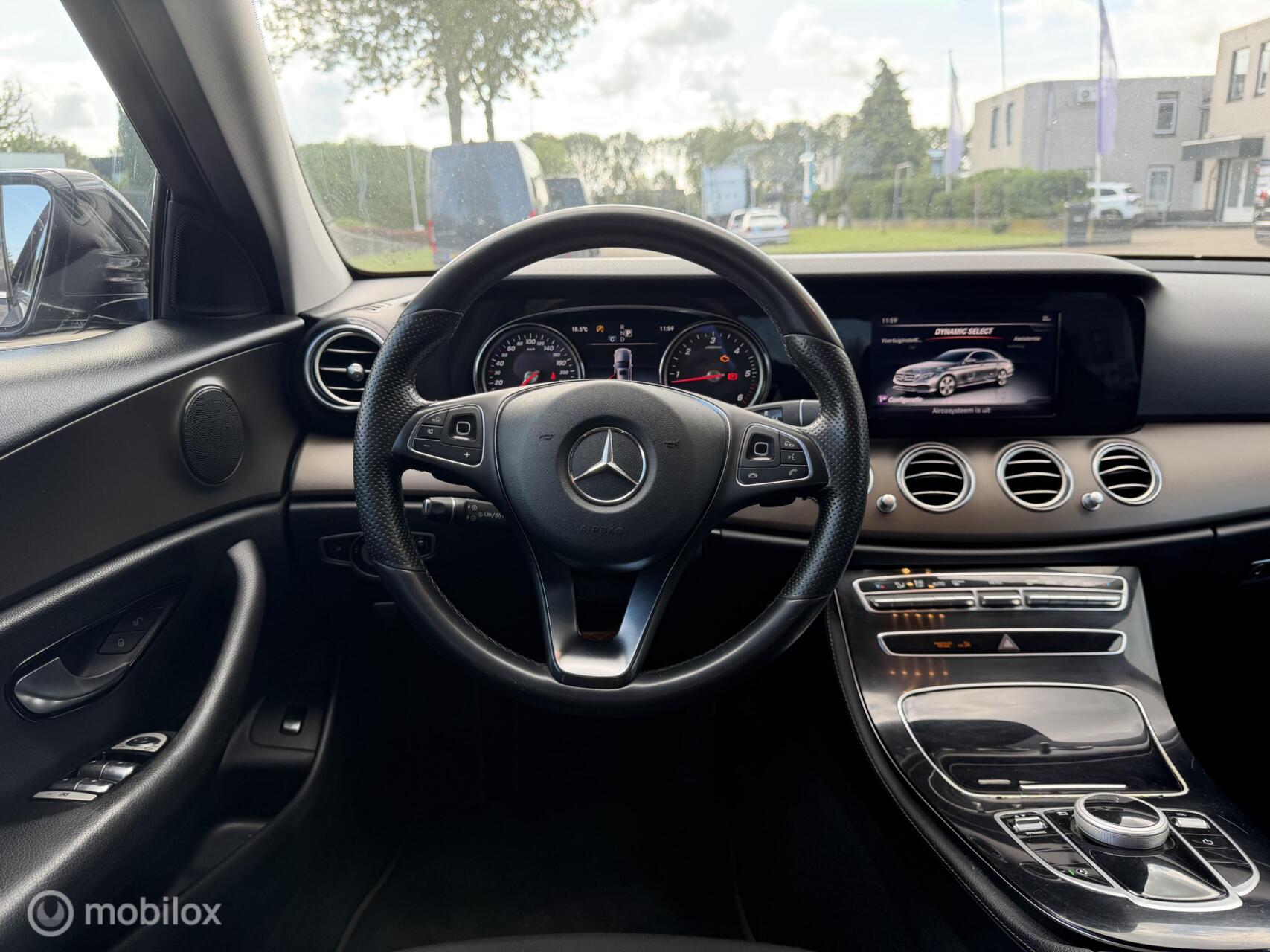 Foto van Mercedes-Benz E 220 D