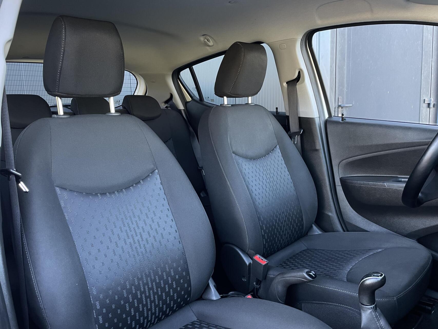 Foto van Opel Karl Rocks