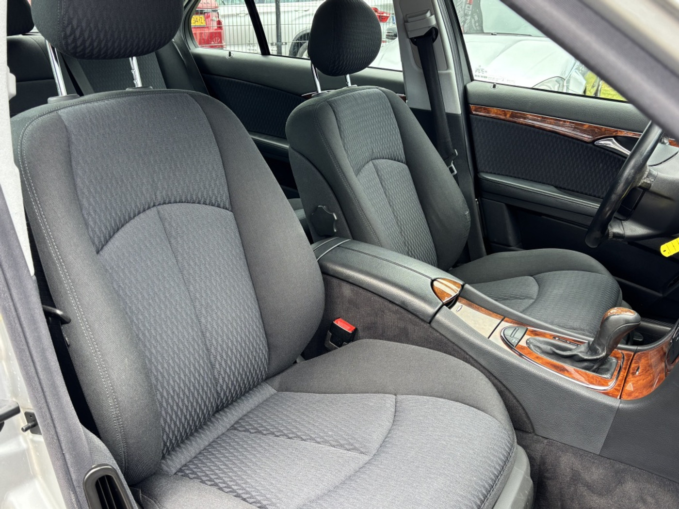 Foto van Mercedes-Benz E 240