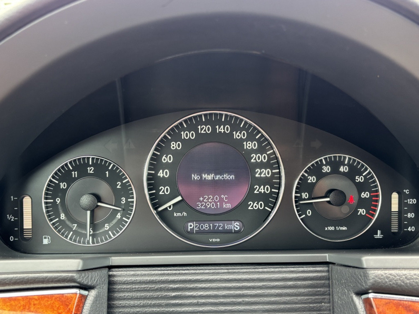 Foto van Mercedes-Benz E 240