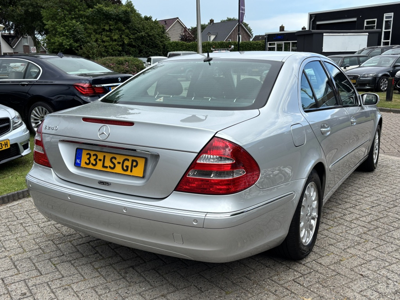 Foto van Mercedes-Benz E 240