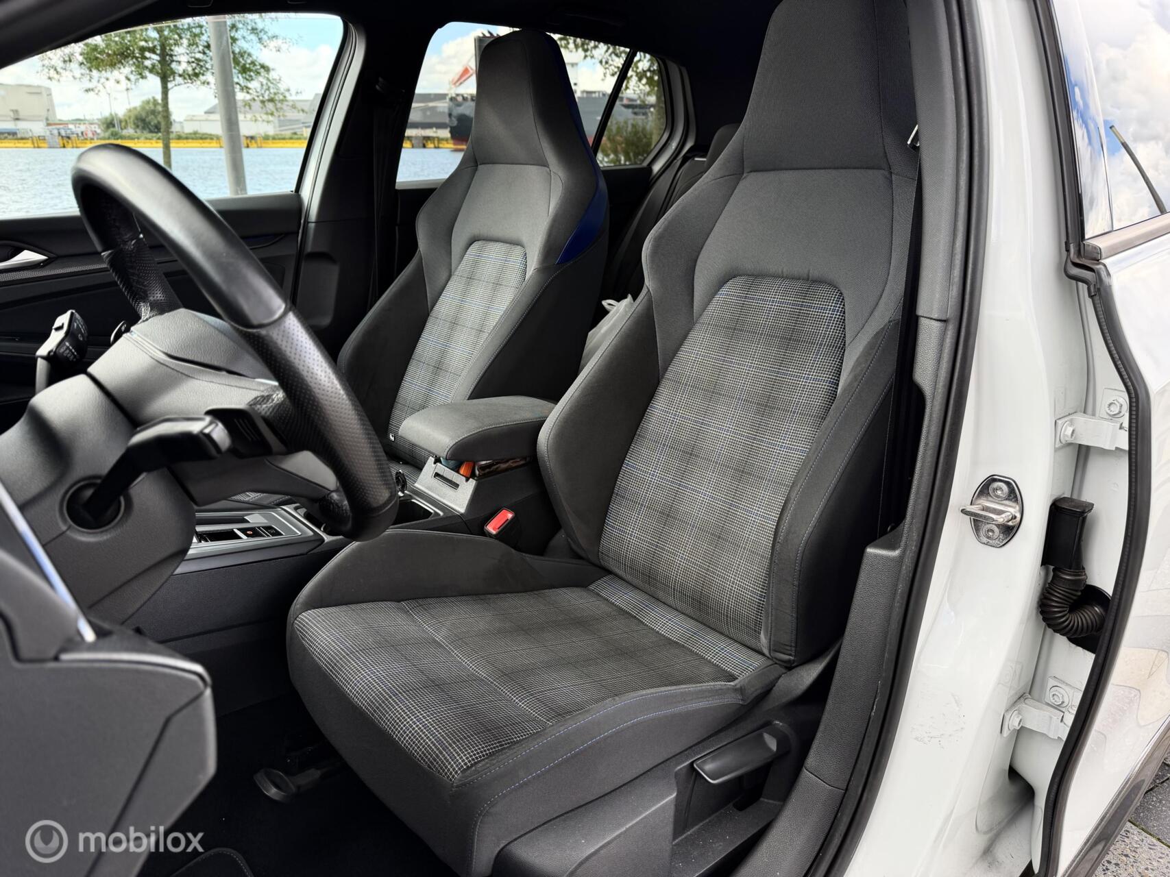 Foto van Volkswagen Golf GTE