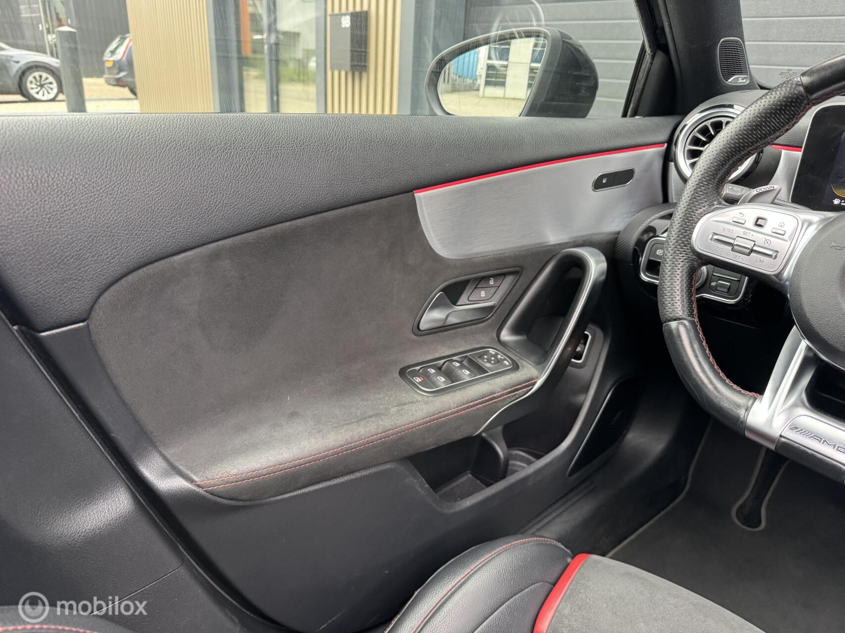 Foto van Mercedes-Benz AMG A 35