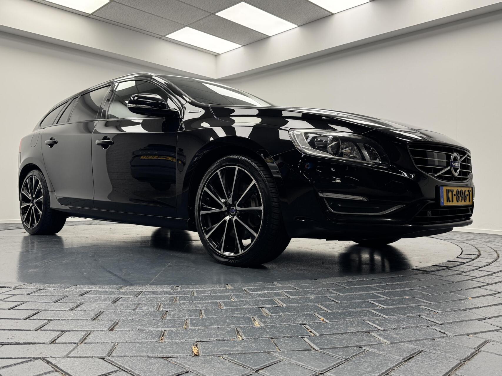 Foto van Volvo V60 Twin Engine