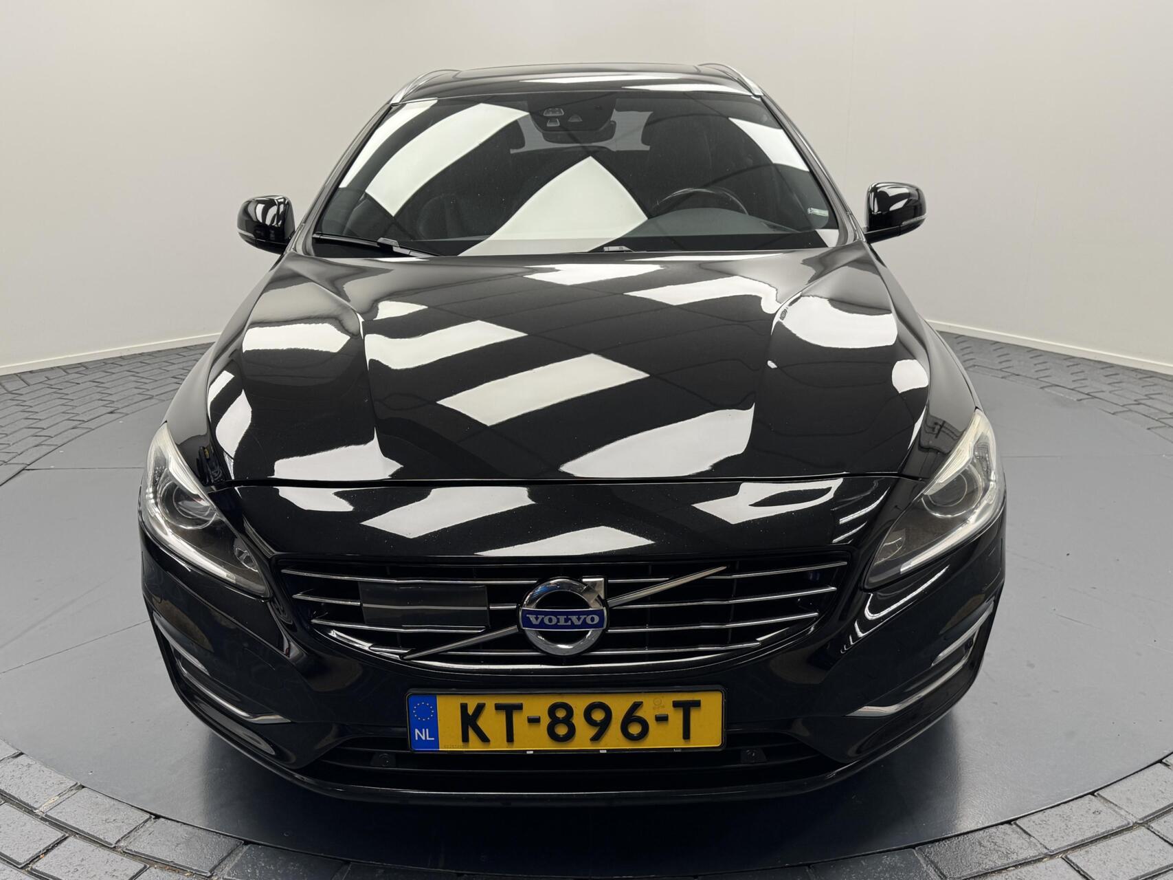 Foto van Volvo V60 Twin Engine