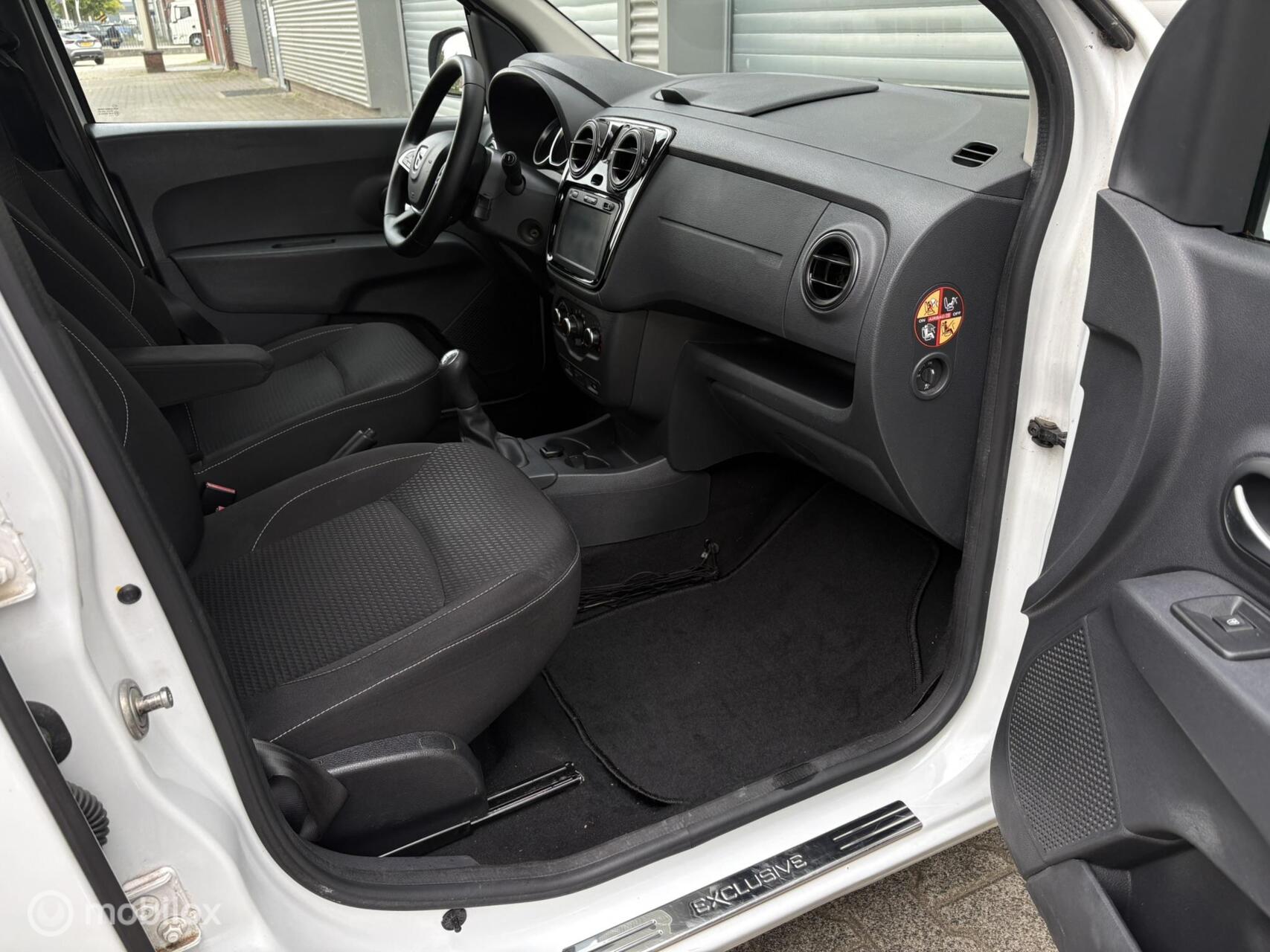 Foto van Dacia Lodgy