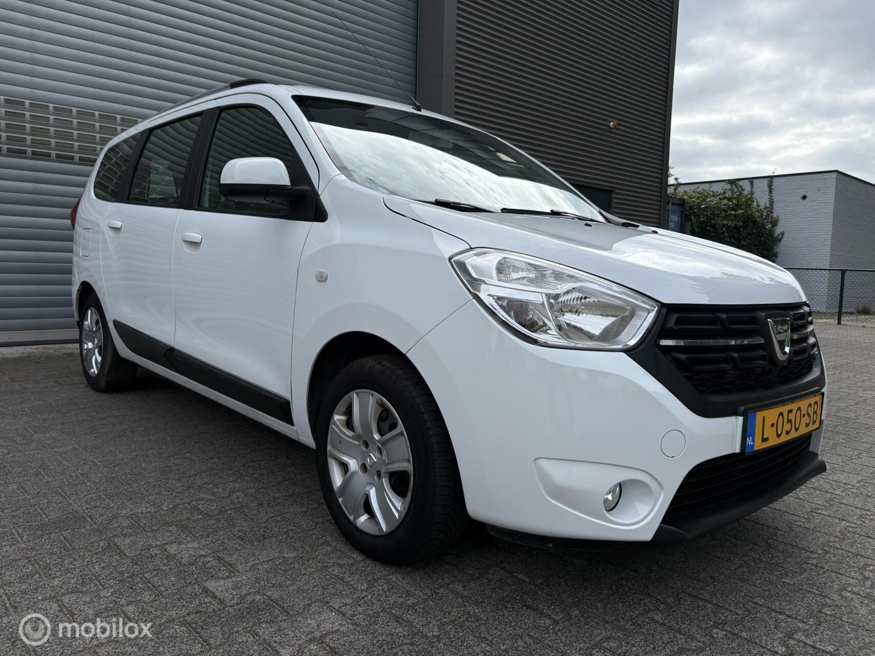 Foto van Dacia Lodgy