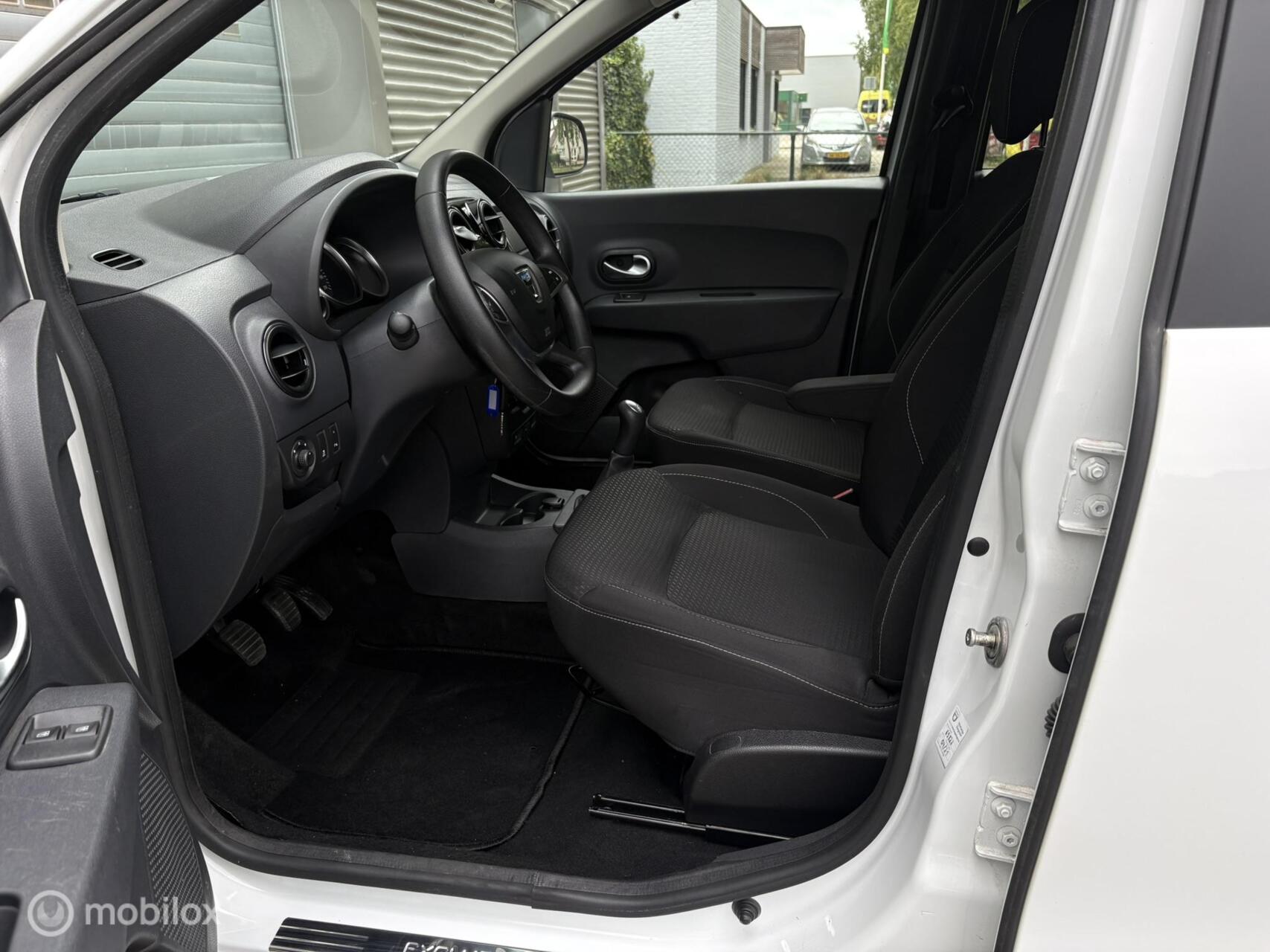 Foto van Dacia Lodgy