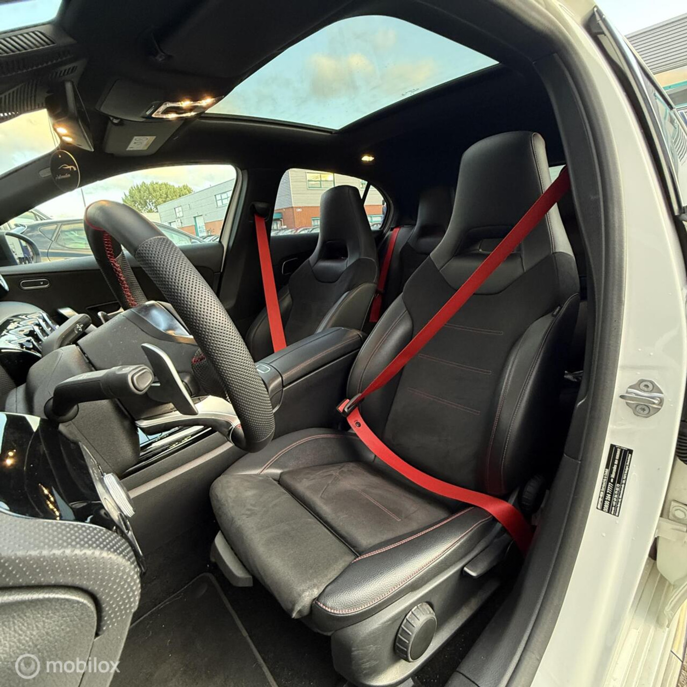 Foto van Mercedes-Benz AMG A 35