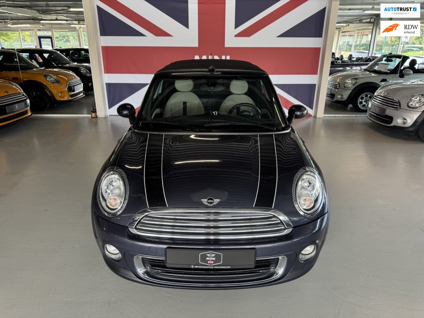 Mini One Cabrio 1.6 One ( 6 MAANDEN GARANTIE ) 2014 - voorkant