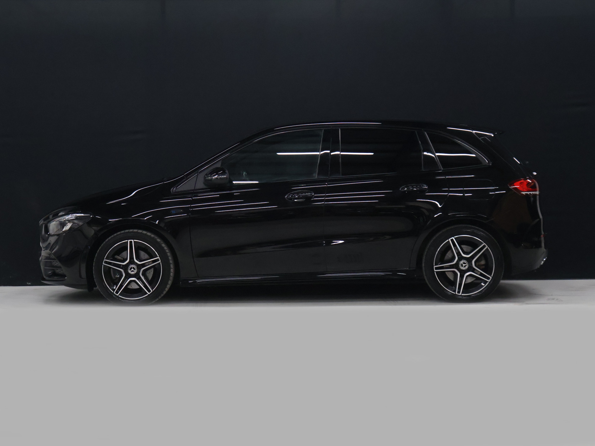 Foto van Mercedes-Benz B 250 E