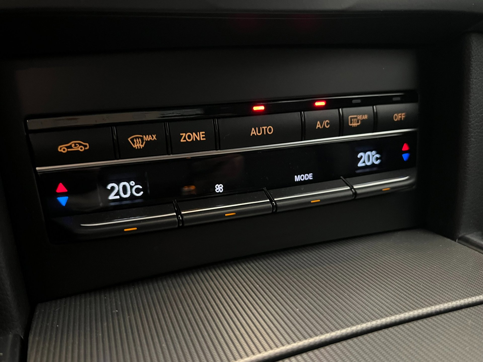 Foto van Mercedes-Benz E 300 Bluetec Hybrid