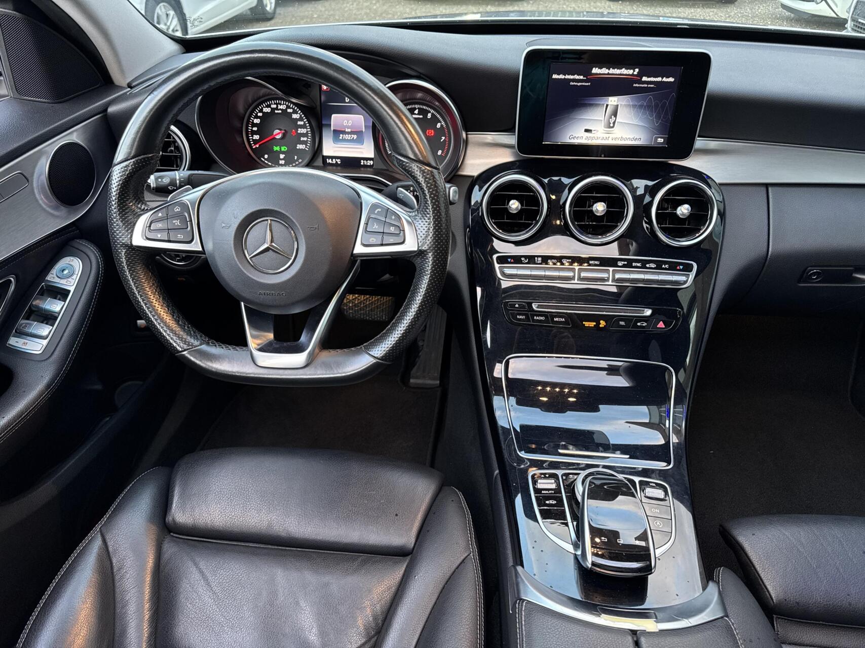 Foto van Mercedes-Benz C 200