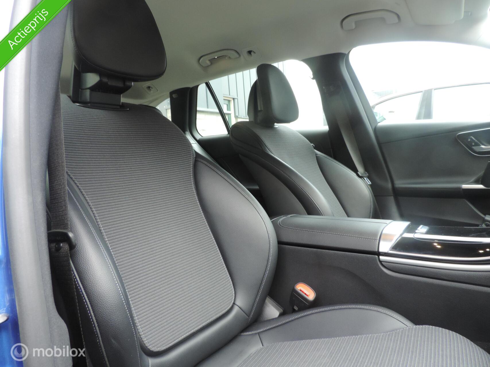 Foto van Mercedes-Benz C 200