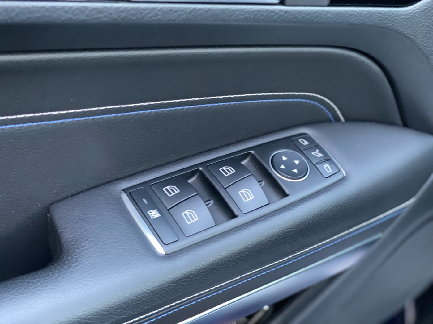Foto van Mercedes-Benz E 200