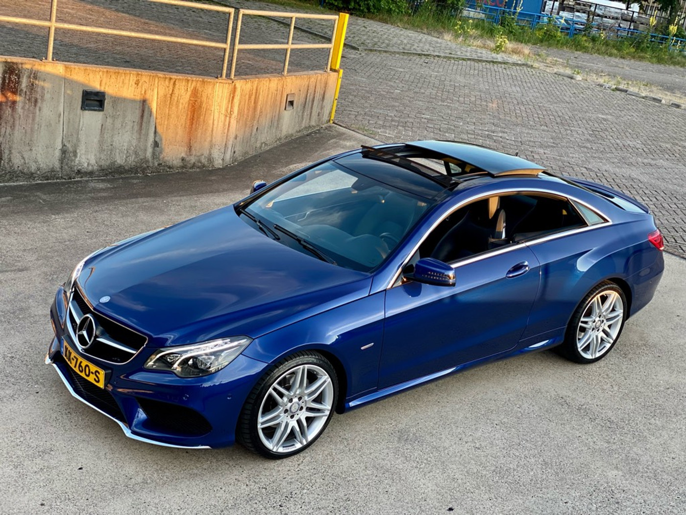 Foto van Mercedes-Benz E 200