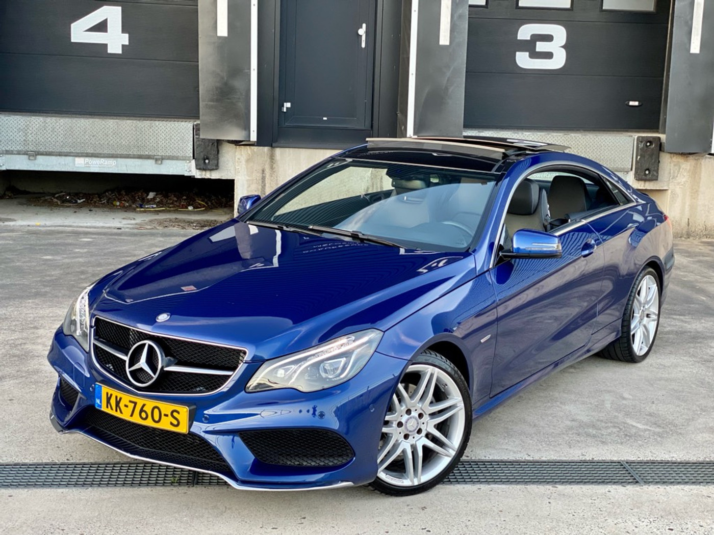 Foto van Mercedes-Benz E 200