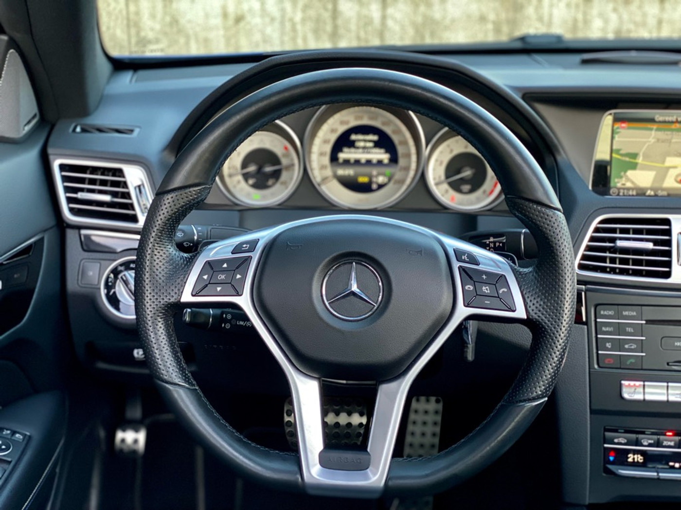 Foto van Mercedes-Benz E 200