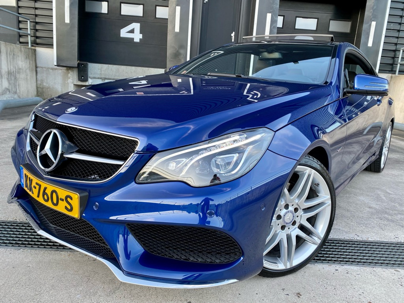 Foto van Mercedes-Benz E 200