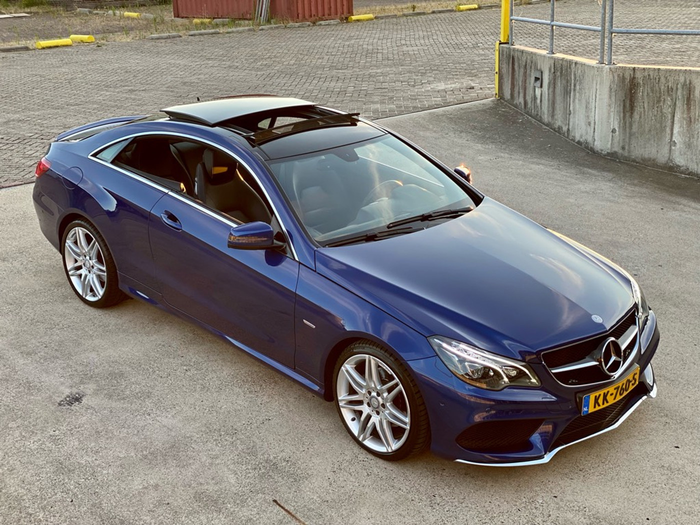 Foto van Mercedes-Benz E 200